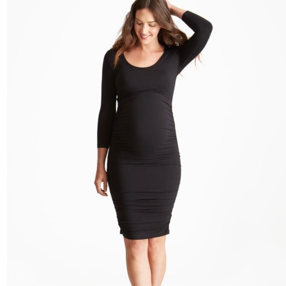 Ingrid & Isabel 3/4 Sleeve Shirred Maternity Dress
